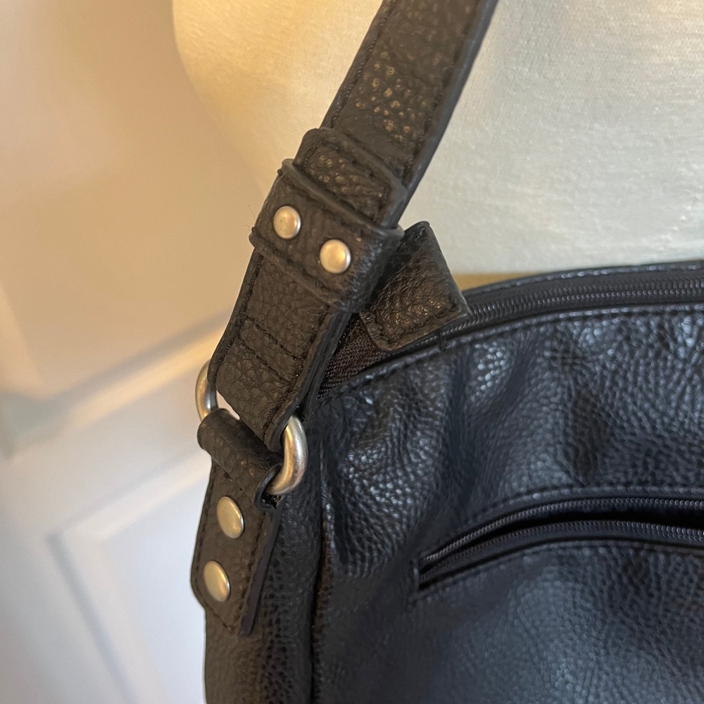 Women’s Relic Black shoulder Purse - Picture 10 of 12